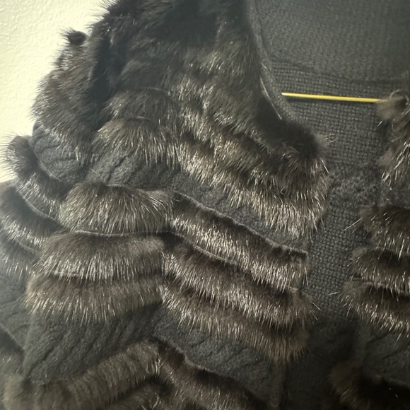 Authentic Saga furs coat - Picture 3 of 7
